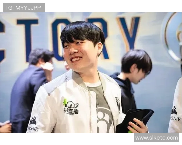 S15电竞总决赛热议FPX战队灵活性变革与战术创新的深度分析 S15电竞总决赛热议FPX战队灵活性变革与战术创新的深度分析